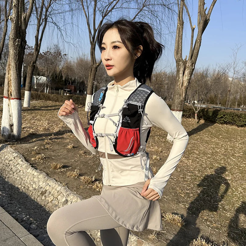 Running Hydration Vest with 1.5L Water Bag, Lightweight Outdoor Cycling and Hiking Backpack
