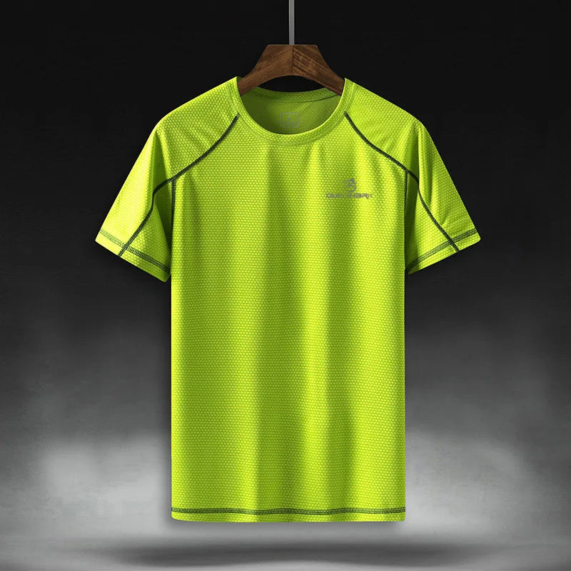 QUESHARK Men’s Quick Dry Running T-Shirt – Ultralight Breathable Gym Fitness Top