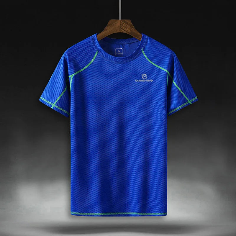 QUESHARK Men’s Quick Dry Running T-Shirt – Ultralight Breathable Gym Fitness Top