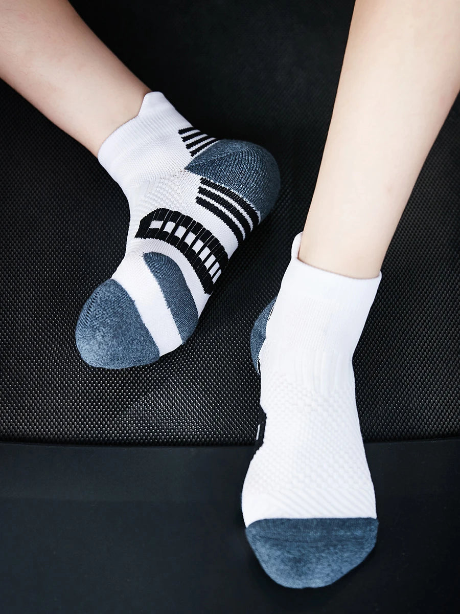 3-Pair Sports Socks – Non-Slip, Quick-Dry Training Socks for Running & Basketball